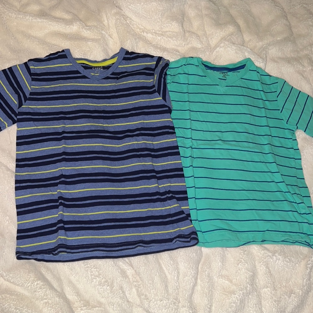 BOGO💙💙 6/7 striped vneck short sleeve shirts